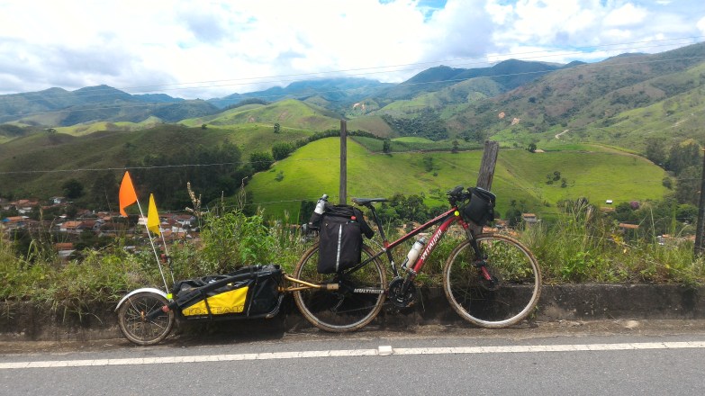 Vista da serra na estrada do Bairro dos Macacos